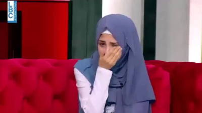 Ragazzina libica di 13 anni piange mentre racconta come è stata costretta dalla sua famiglia e cultura a sposare un uomo adulto di 29 anni