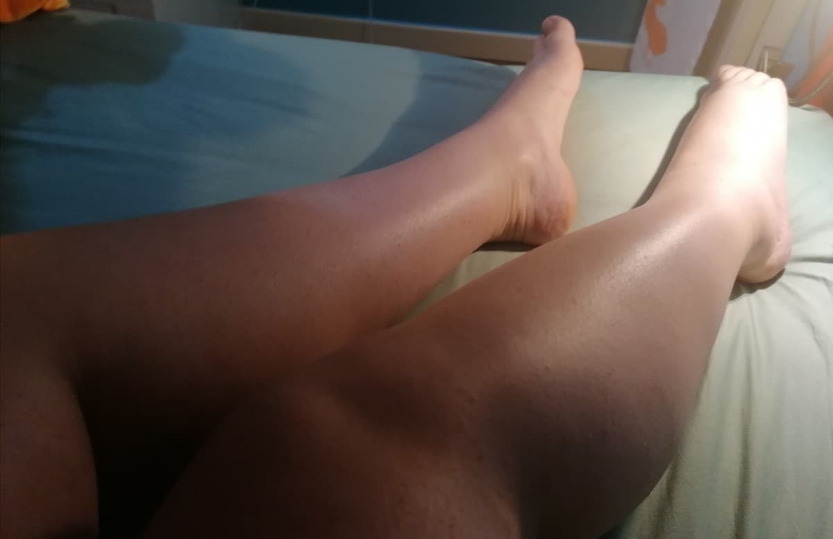 Condivido la mie gambe lisce come la seta perché le ho appena depilate UwU