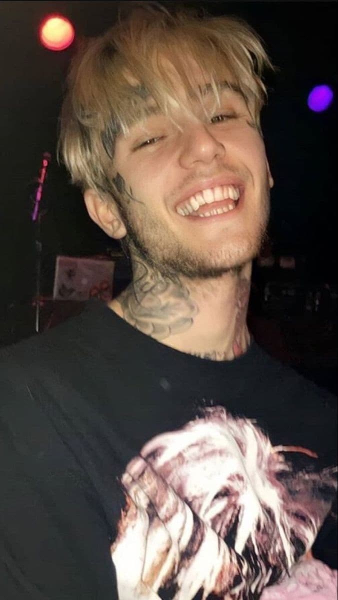 oddio ma oggi è l'anniversario della morte di lil peep... 7 anni... damn...