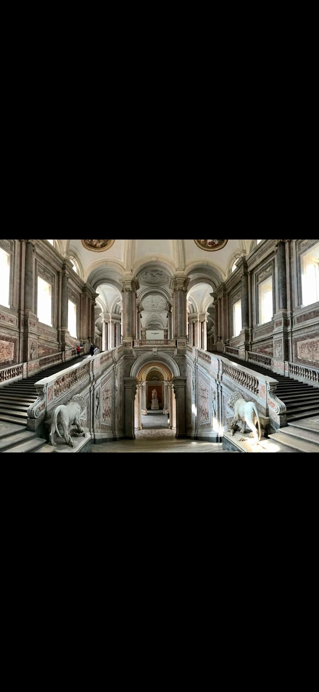 Reggia di Caserta, Voluta da Carlo di Borbone,  l'avvio ai lavori di costruzione, si ebbe il 20 gennaio 1752 ed è stata conclusa nel 1845