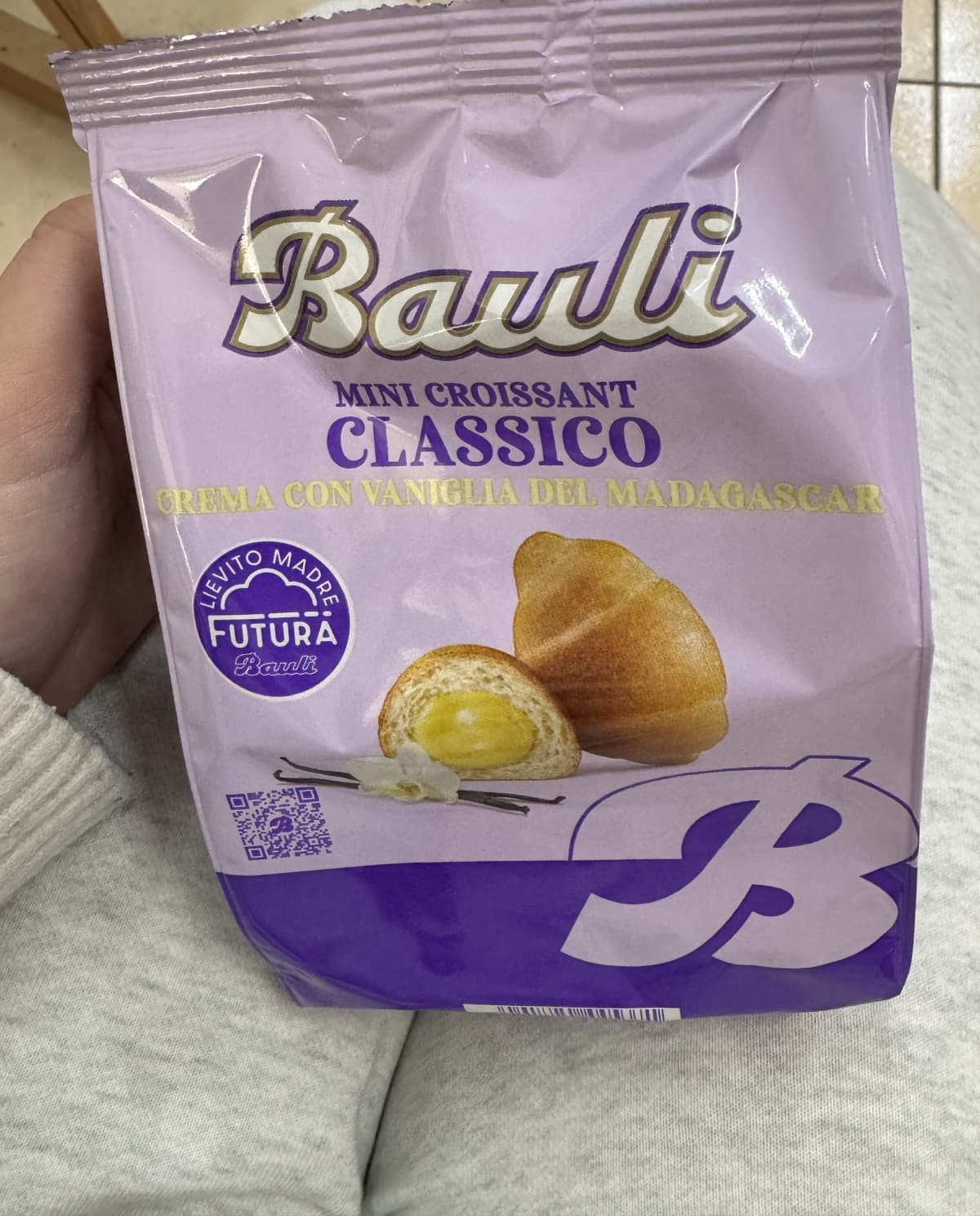 La mia colazione insieme al te al limone perché non ho tempooo🥹🥹😭