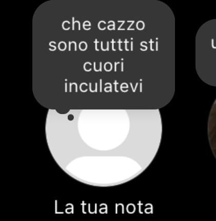 ora che mi son invogliata a raccontare minchiate che trovo in giro ne racconto uno sul frontman dei Guns n Roses, Axl rose