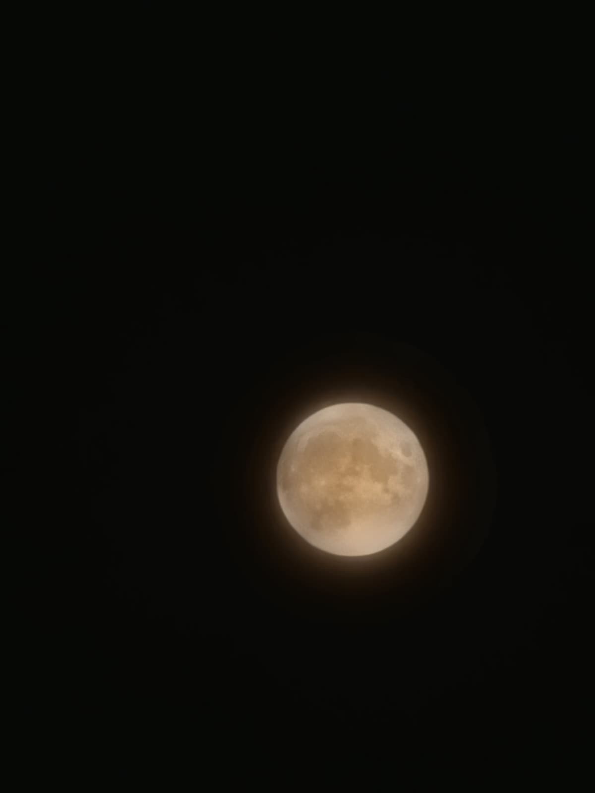 Leggevo dai segreti che qualcuno voleva fare una foto alla luna, vi ho fatto un favore