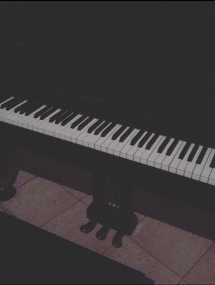 ed ecco anche il pianoforte per MsMindless, spero tanto che un giorno ne riceverai uno davvero < 3