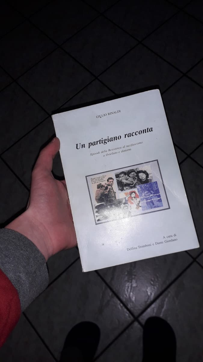 E oggi inizio a leggere questo libro che ha scritto lo zio di mia nonna che è sopravvissuto alla sua deportazione in Russia nel 1944...