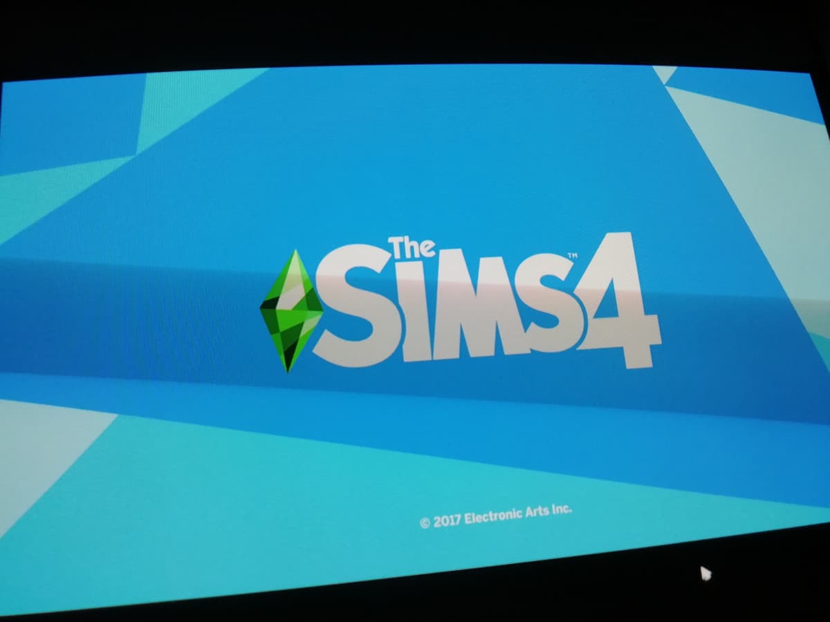 Ho aggiornato the sims 4 e amo questa nuova schermata ?