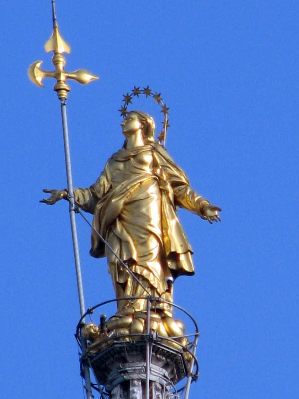 La Madonnina: il simbolo di Milano in cima al Duomo