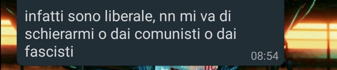 Le "perle" di una mia amica (che tranquilli non é bisex, é solo ossessionata da una ma quando gli dico che la deve smettere di fargli le foto e parlare di ogni cosa che fa se la prende sul ridere e sottovaluta il suo cazzo di problema)