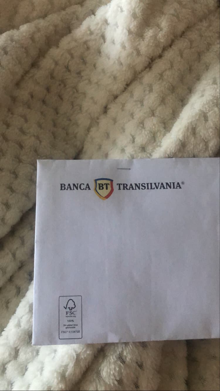 È arrivata la mia nuova carta e su questa siccome tra poco sono maggiorenne non vedono i miei cosa compro e tutto quello che pago, sono contentissima 