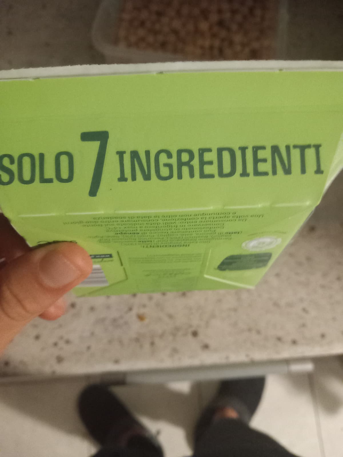 Bruh da quel che ne so io il pesto si fa con basilico olio pinoli e parmiggiano