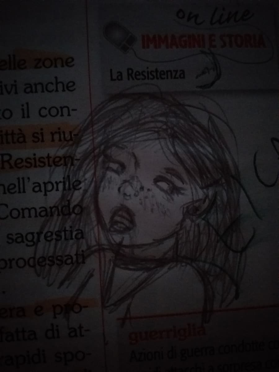 Faccio disegni simili su tutti i libri di scuola e tutti pensano che sia Tirchia perché non li presto mai, ma sarebbero i primi a criticare