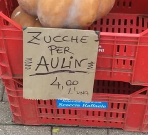 E comunque, happy allouin. Aglioween. Aulin... Vabbé avete capito