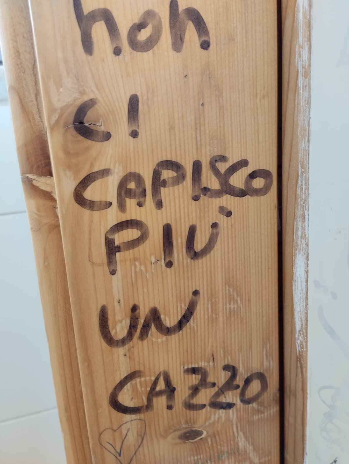 Nemmeno io persona che ha scritto questa frase nel bagno della scuola