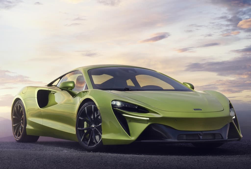 Per la tredicesima puntata di autonotizie, la Supercar McLaren Artura.