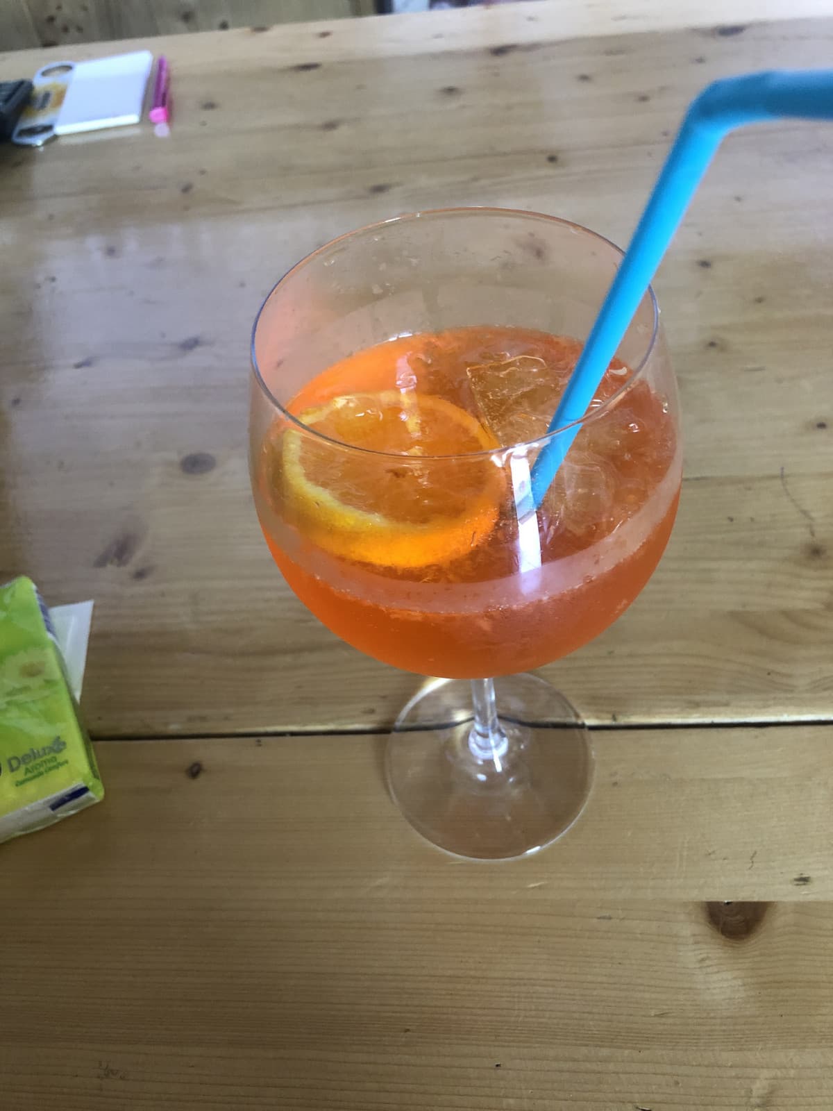 Raga ho fatto quella cosa e ora sono venuta con il mio migliore amico in un posto italiano e ho preso le spritz anche se non è l’ora per ricordarmi del Veneto che è la mia regione 