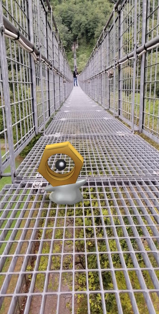 Meltan sul ponte sospeso