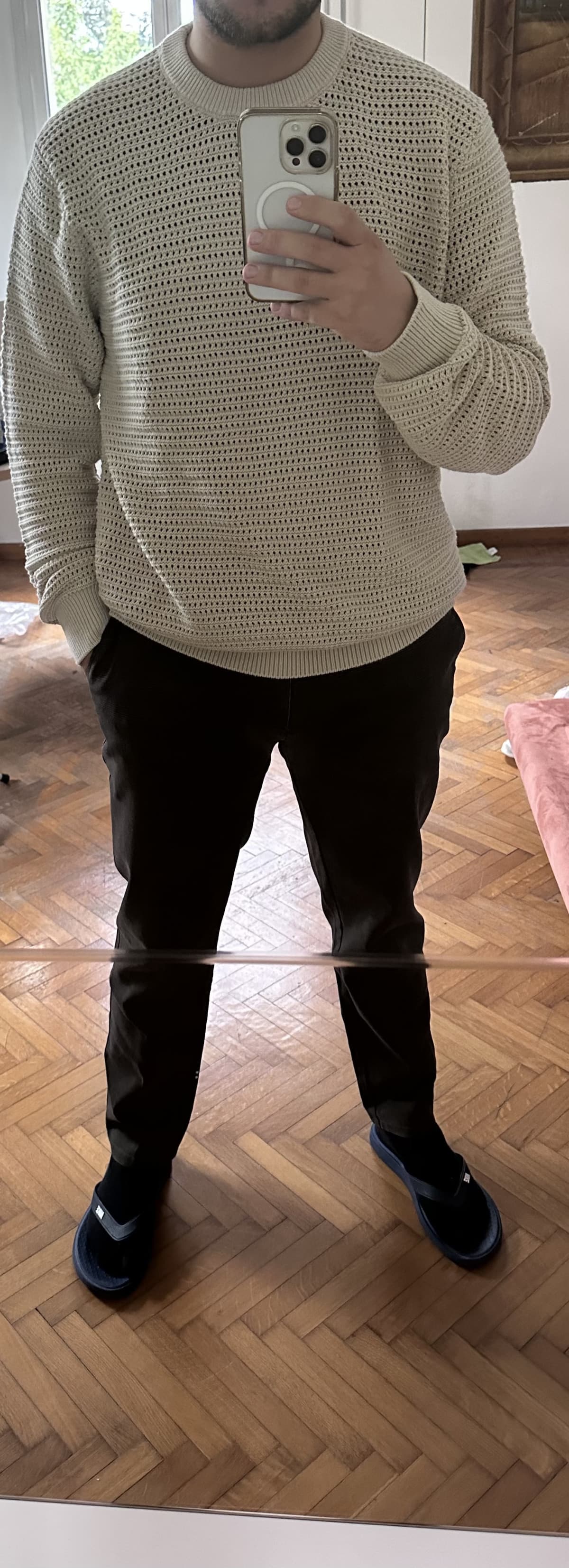 Che ne pensate di questo maglione oversize? Mi piace un sacco la trama, ma sono indeciso sulla vestibilità. Pareri?