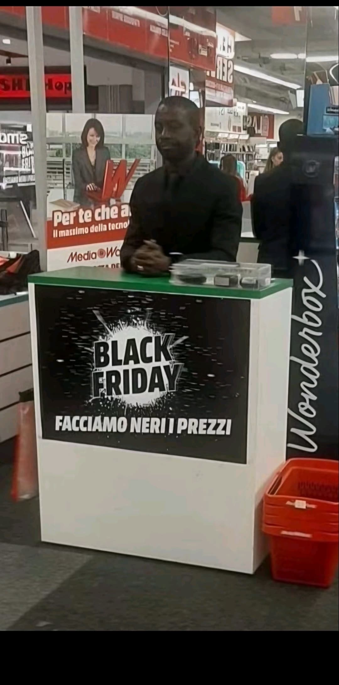 Sembra incazzato nero!!! 