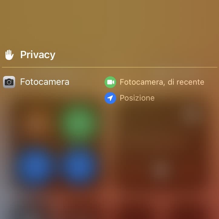 È normale che ogni volta che sblocco il telefono mi appare questo o qualcuno mi sta spiando?