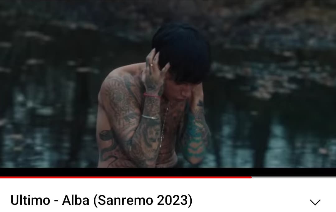 È la seconda volta che guardo questa videoclip ed è la seconda volta che ho i brividi 