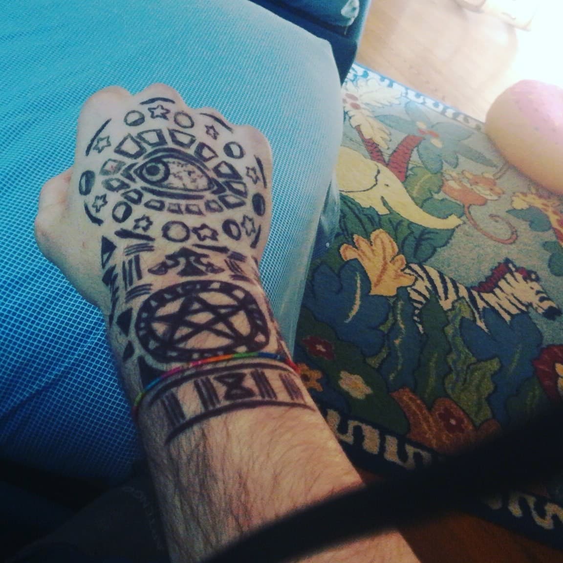 I tatuaggi fatti con la penna