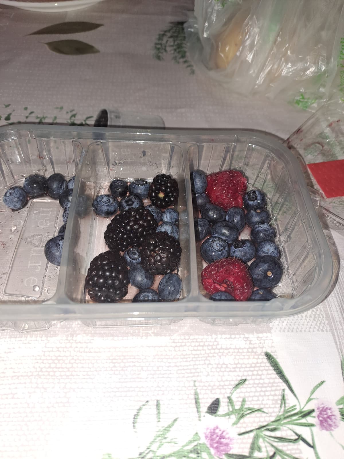 Magnate la frutta che fa bene, i dolci ogni tanto 