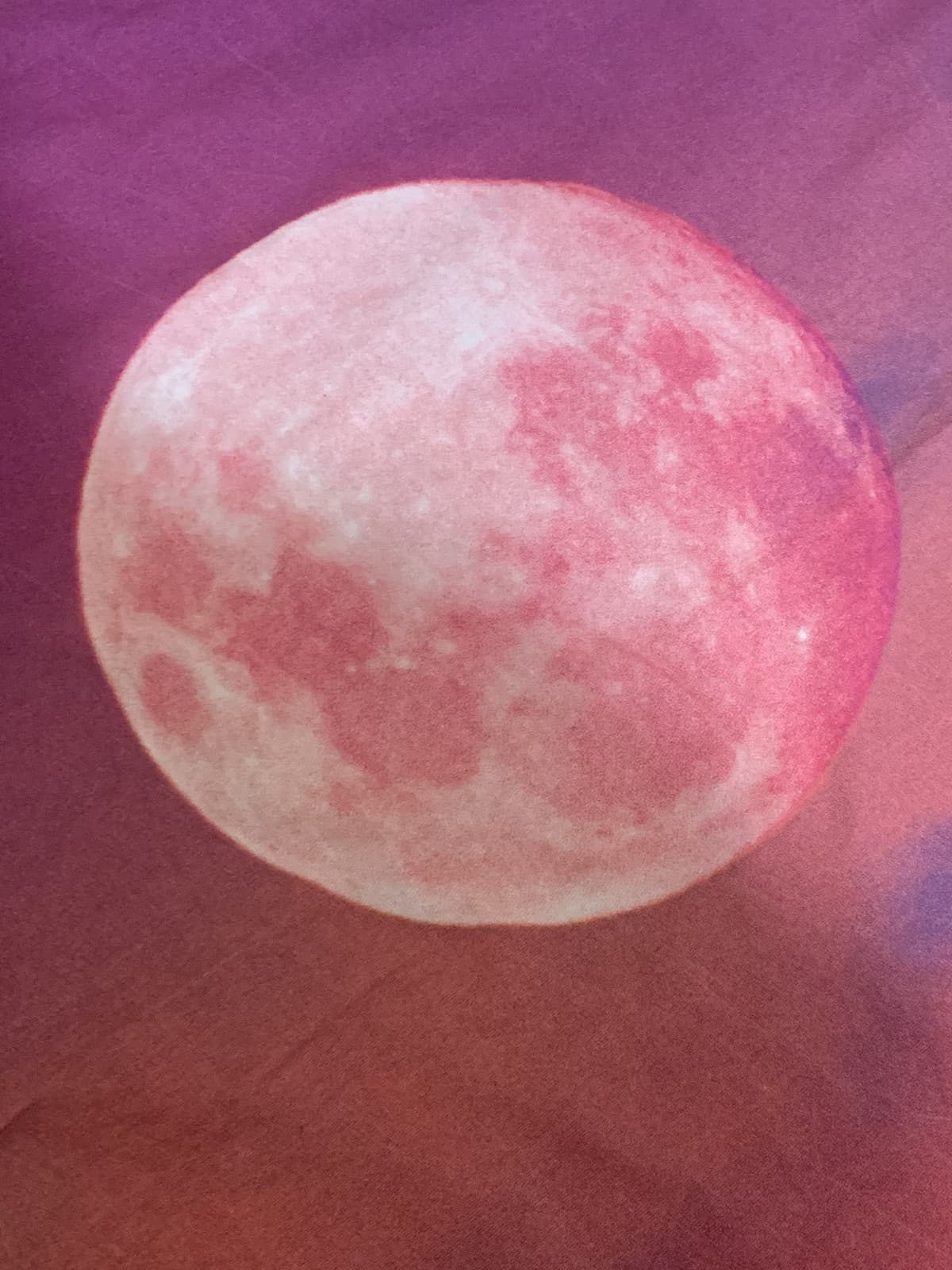 comunque l’unica luna rosa che sto vedendo sta sera è quella sulle mie lenzuola, DOVE CAZZO STA STA’ LUNA ROSA 