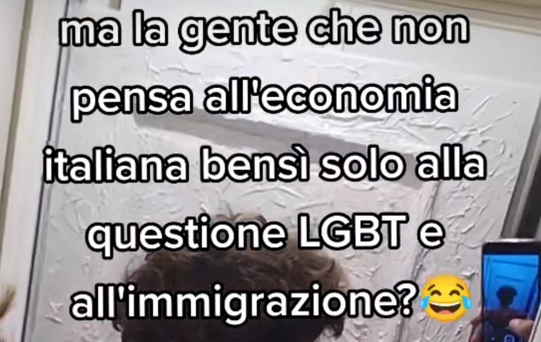 In realtà credo abbia pebsato soprattutto all'aspetto economico, la flat tax è improponibile 