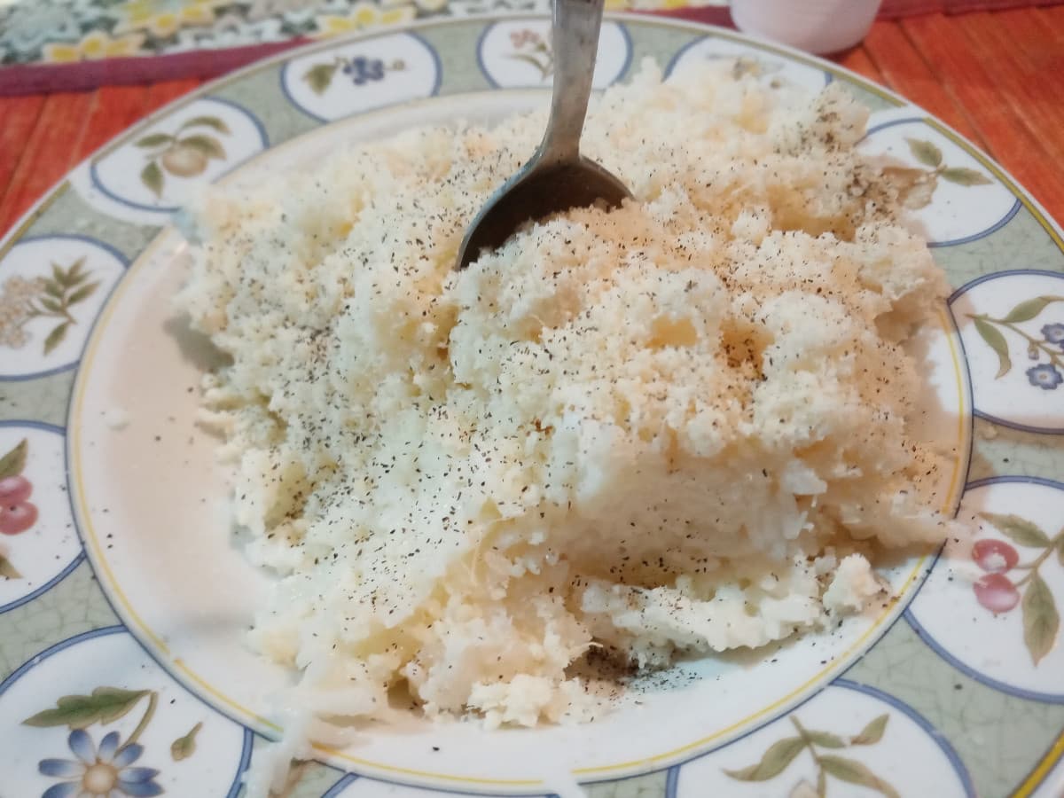 Riso con formaggino di cemento armato parmigiano e pepe nero, si vede che non avevo voglia di cucinare 