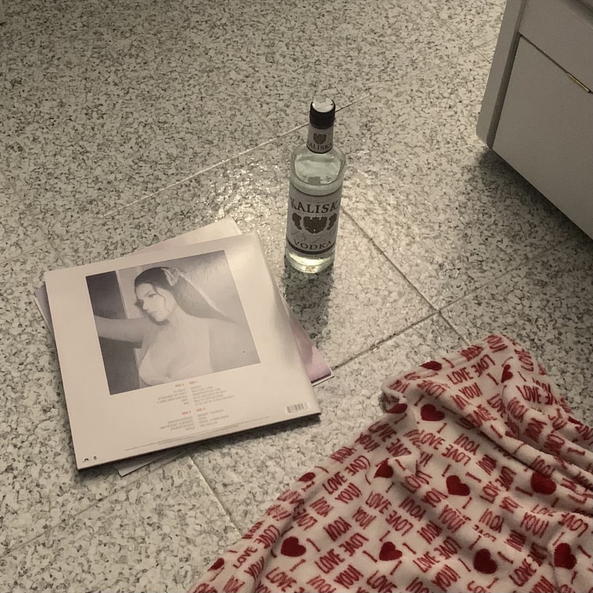 è sempre molto diventerete quando ho la febbre pk sto da solo quindi sono 100% convinto di star per morire e che ritroveranno il mio cadavere dopo una settimana tutto puzzolente