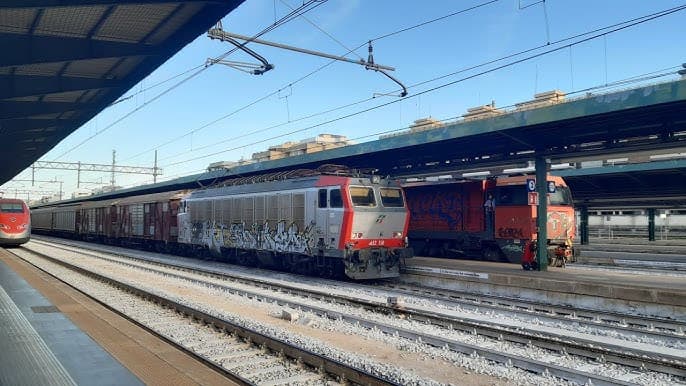 Indovinate chi ha aspettato il proprio treno nel binario sbagliato....