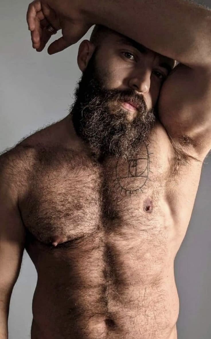 Secondo i transfobici io dovrei essere lesbica se mi piacesse il primo, ed etero se mi piacesse la seconda