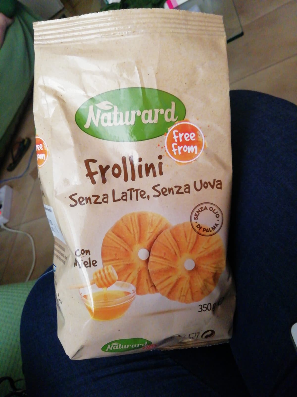 Vorrei mangiare le macine, gli abbracci, le gocciole e i pan di stelle, ma sono intollerante lattosio, niiiiiiiiice✌??