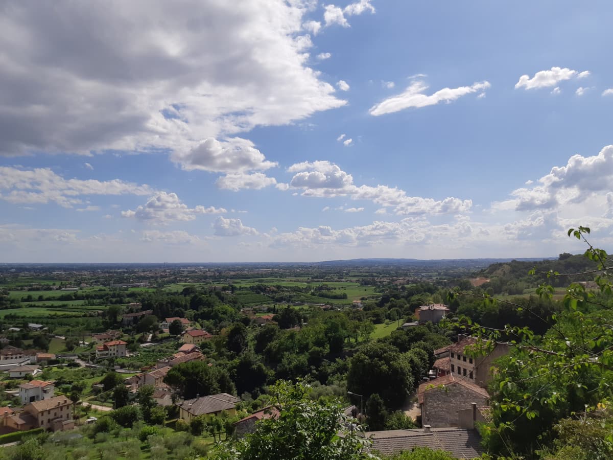 Oggi è proprio una bella giornata, riesco a fare le cose e non ho troppi pensieri negativi per la testa. Spero vada altrettanto a voi (sottofondo cicale e arietta fresca)