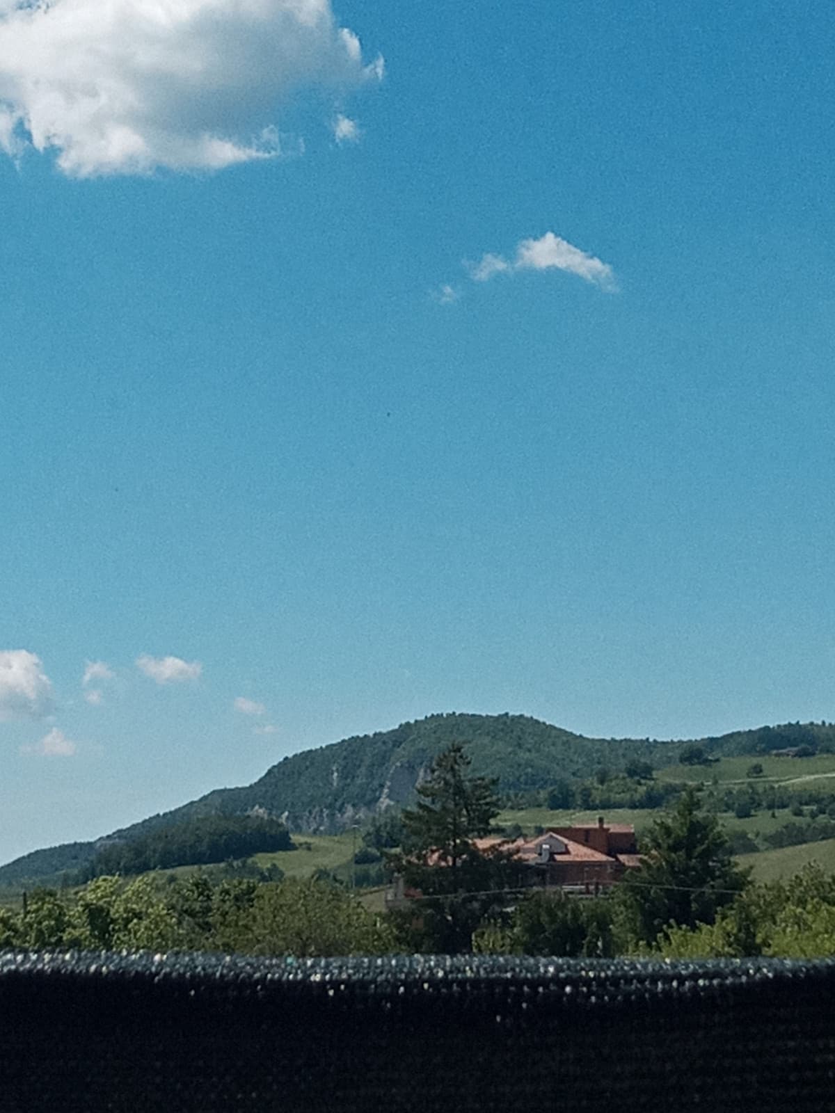 Vi flexo l'altro lato del mio paesino in montagna , i dislike saranno degli invidiosi 