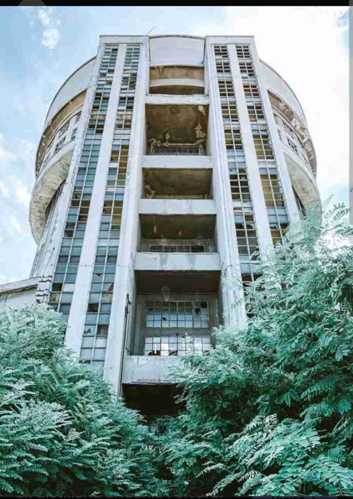 Prossimo luogo da esplorare, la Chernobyl italiana, super rischioso da scalare, qualcuno viene con me?