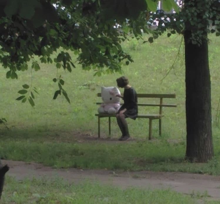 Ho un sacco di interrogazioni, verifiche e compiti arretrati/nuovi da consegnare. Vi giuro che vorrei strangolarmi. Mancano tipo 40 giorni alla fine della scuola, scusate ma a me sembra un’eternità. Più di un mese. Circa 6 settimane. Oooo non ce la faccio 