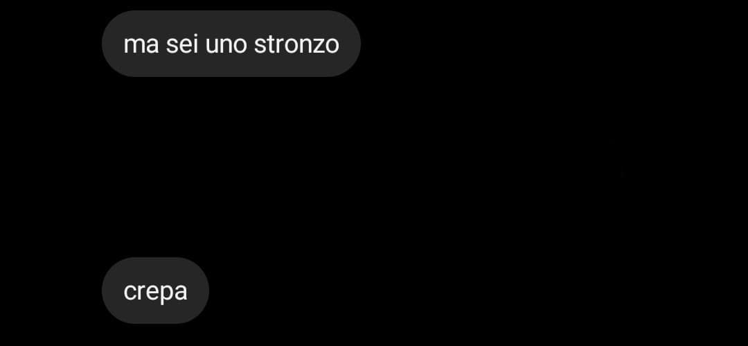 Immagina ricevere sti messaggi da una tua amica solo perché le hai detto che ti sei fidanzato 