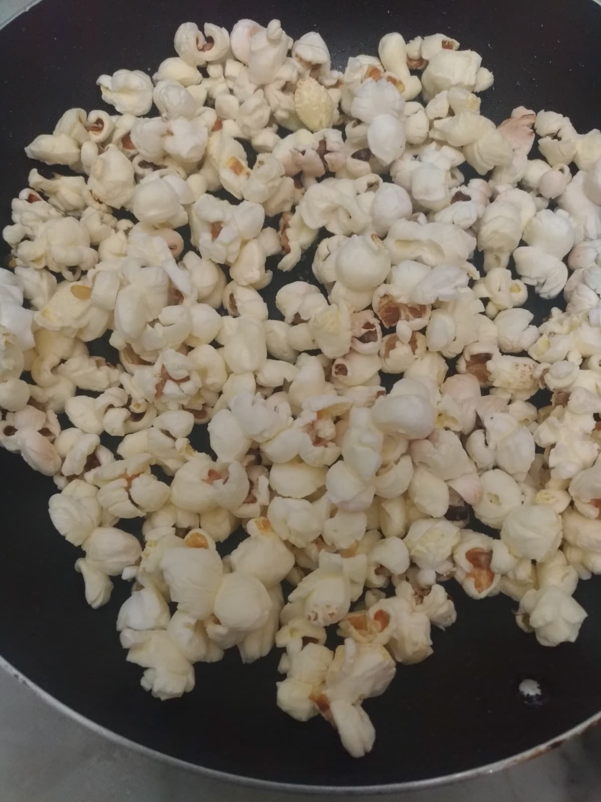 Preparare I pop corn, una bibita e stare su insegreto= TOP 