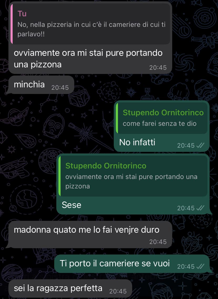 Che romanticone. Ho costretto mia madre a portarmi nella pizzeria della scorsa volta perché mi sono innamorata del cameriere e ragaz vi giuro lui parlava e io avevo gli occhi a cuoricino