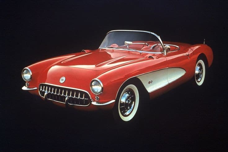 Chevrolet Corvette C1, Swag anni 50. Molto carina,non un missile lol ma ha stile. Gli pneumatici con la banda bianca ci stanno particolarmente