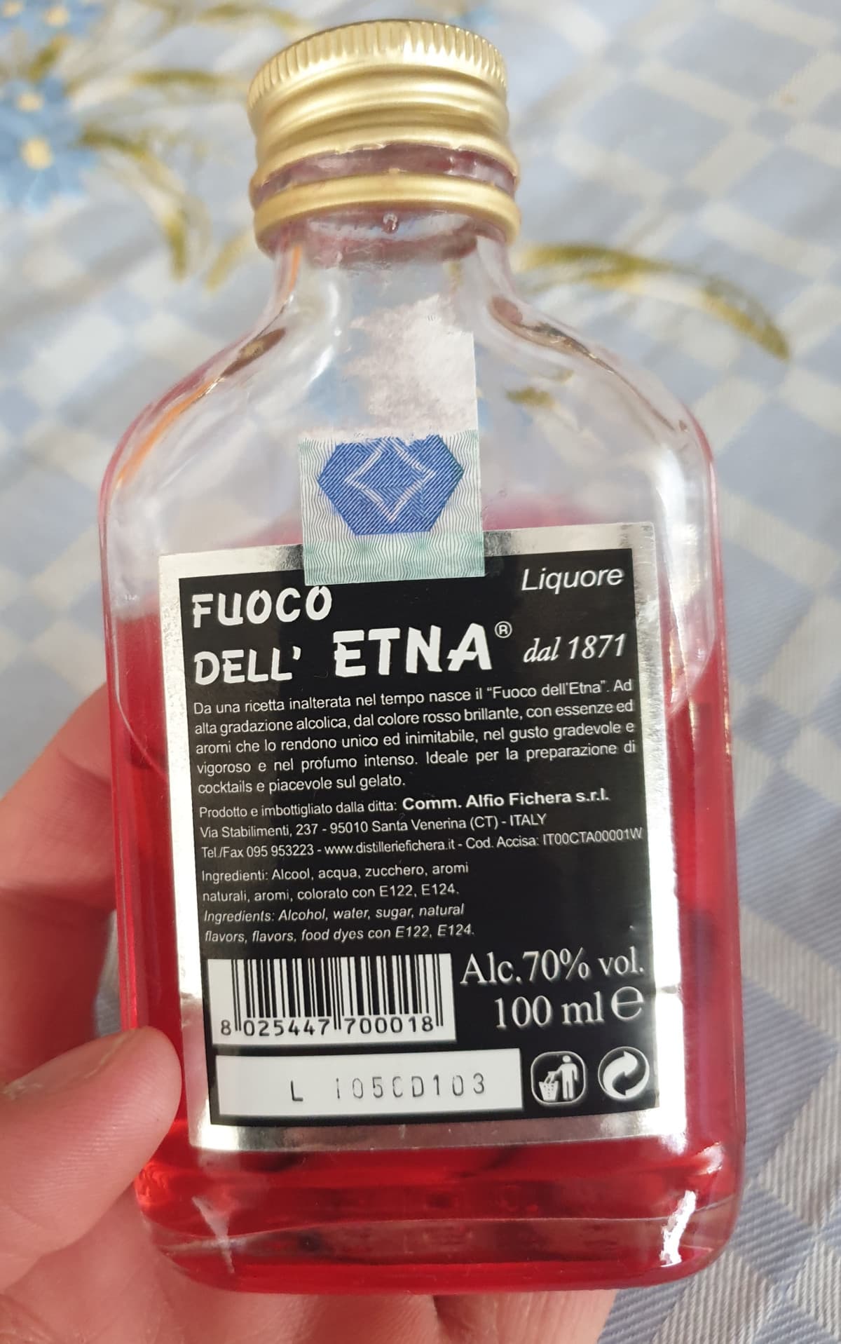 Lo amo lo adoro swnti proprio xhe ti corrode l'apparato digerente!!! Poi secondo me lo puoi usare come benzina tanto è etanolo che sa un po di frutta!!!