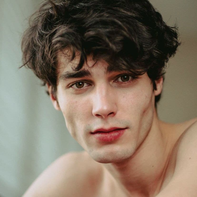 Mi sono sempre chiesta quale ideale di bellezza avessero gli uomini per sé stessi. Voi a che uomo ritenuto attraente vorreste somigliare?