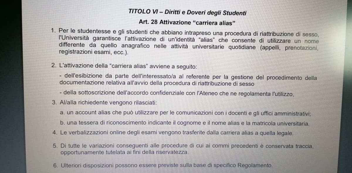 Non sapevo che nella mia università ci fosse la carriera alias, che figata 