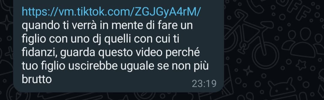 ragazzi ma vi rendete conto di cosa mi dice e poi magari non dovrei chiudere questa amicizia? È violenza psicologica ogni giorno non so più come fare 😔