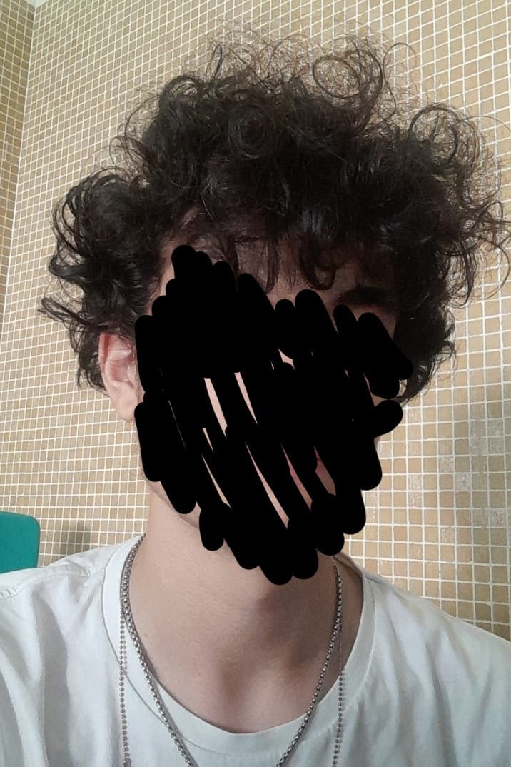 ho trovato una foto di giugno già censurata e l'ho colto come un segno per unirmi al semi face reveal