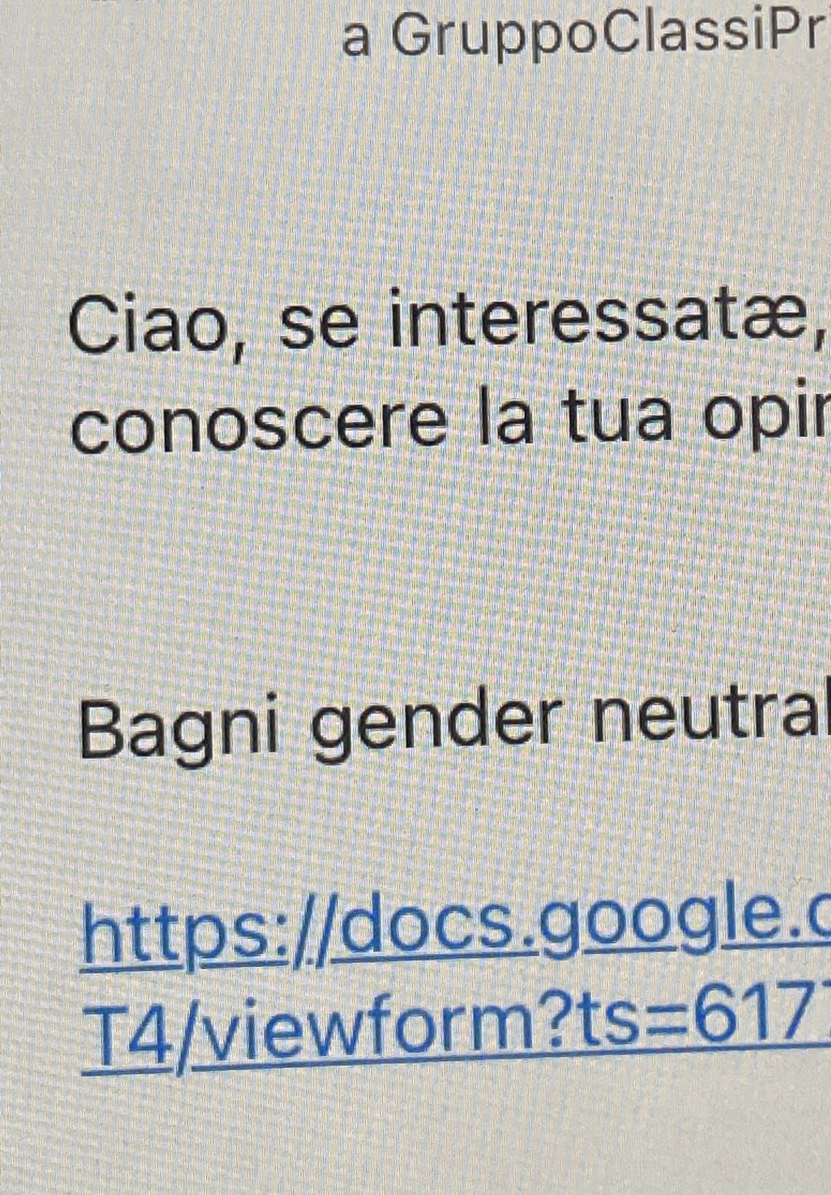 Ho due opzioni: o esco di casa e sto immobile ad aspettare che un parrucchiere si spawni davanti a casa mia o prendo le forbici e mi taglio sti capelli di merda