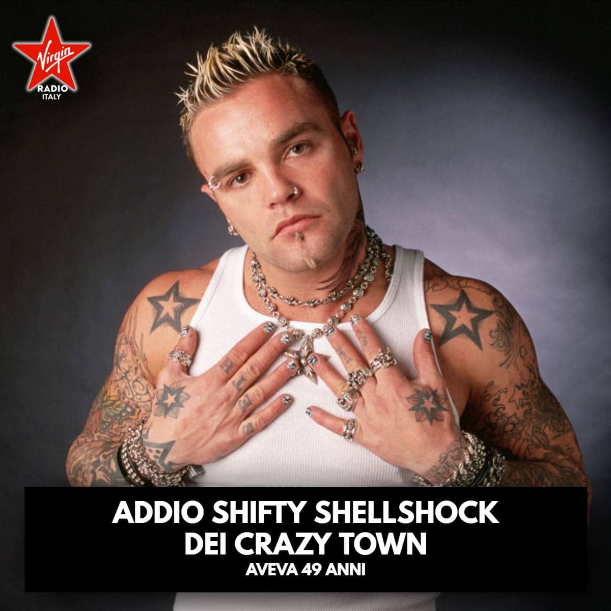 Addio a Shifty. È morto a 49 anni il cantante dei Crazy Town. Lo ricorderete per i brani "Butterfly" del 2002 e "Slide Along Side" del 2004.