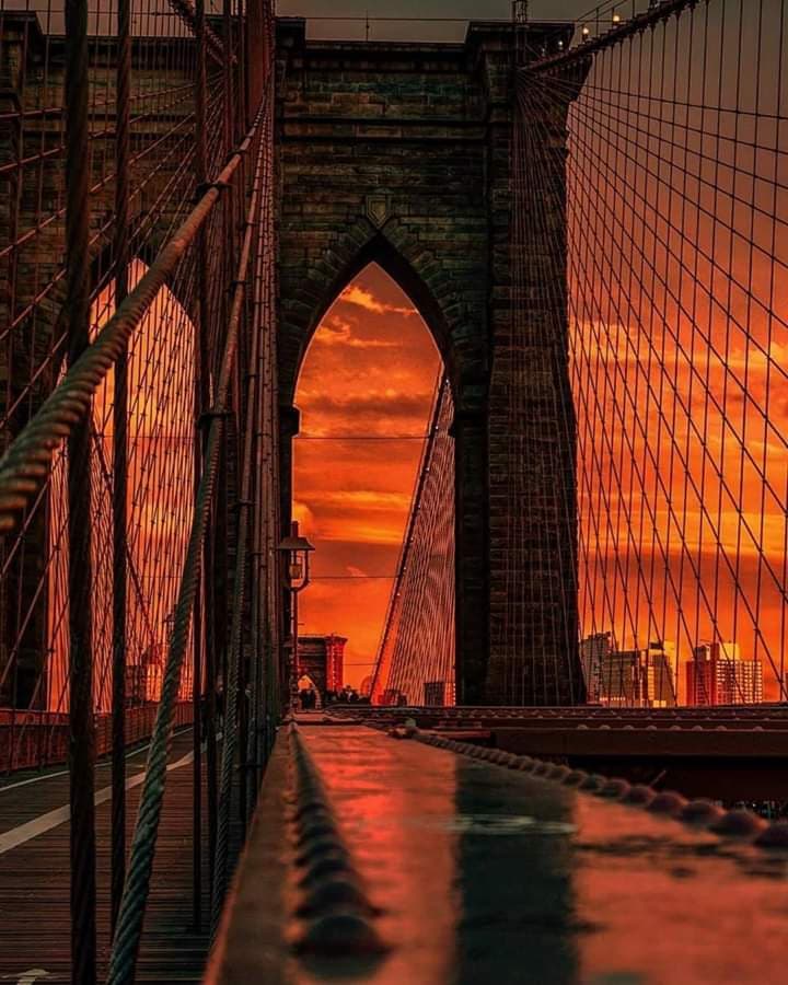 Tramonto sul ponte di Brooklyn