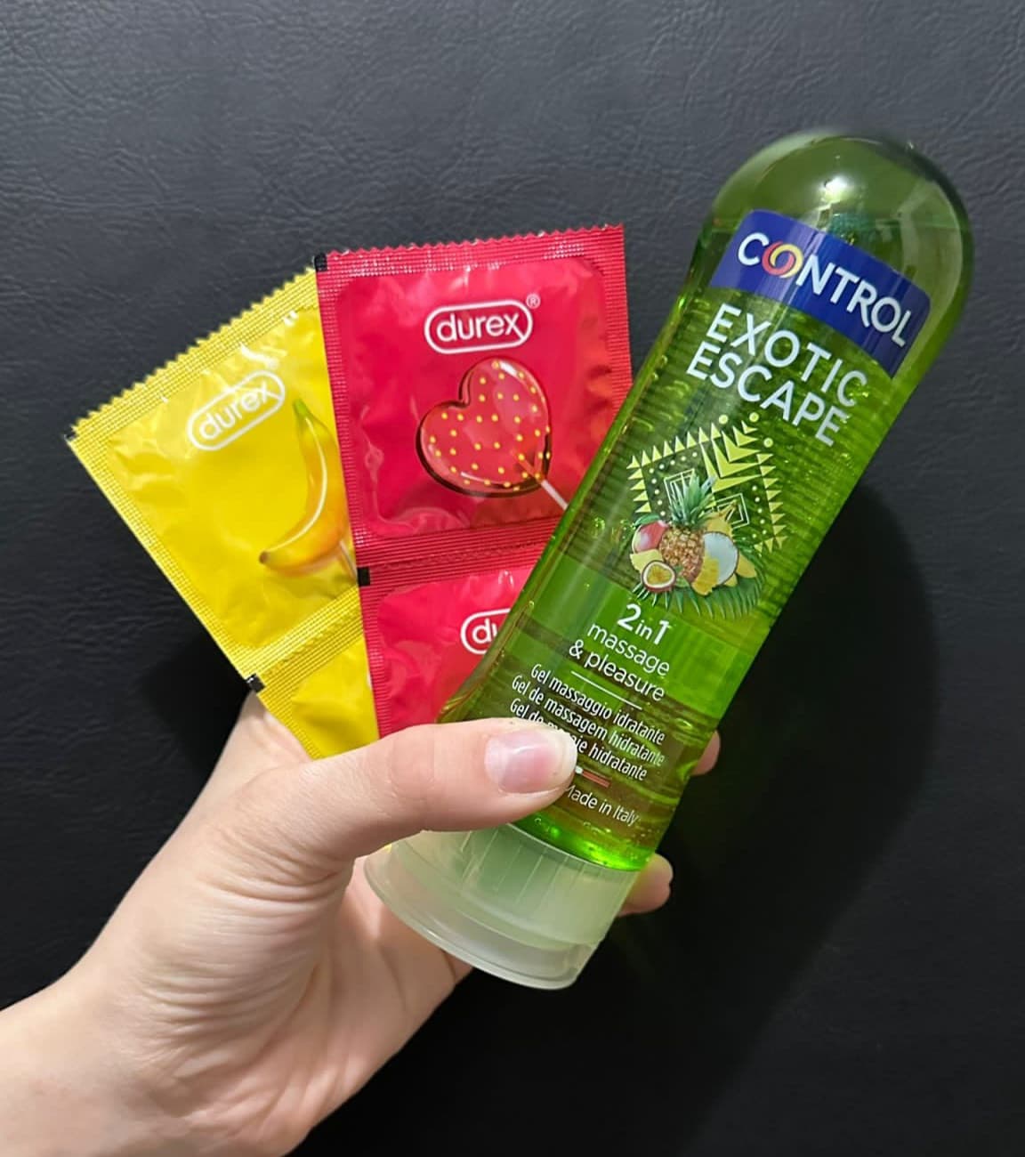 Boh raga mi sembrano stra fighi li voglio un sacco provare. Ah domanda... è meglio il gel siliconico o a base d'acqua? Per chi ne ha usati preferibilmente. Magari stavolta non mi brucerà o si irriterà che è una rottura